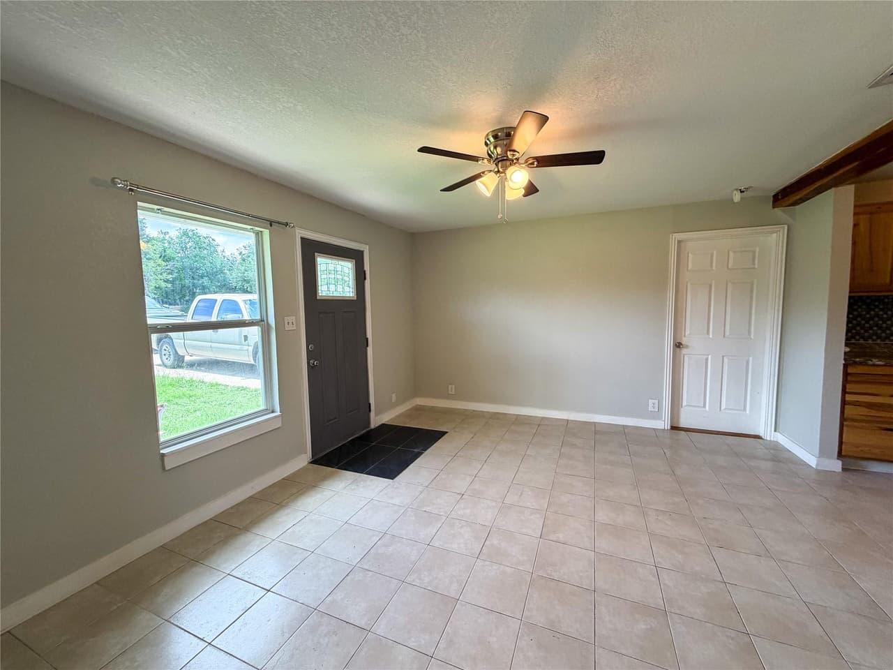 138  San Jacinto St photo 6