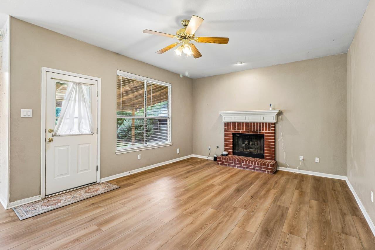 409  Keenland Dr photo 3