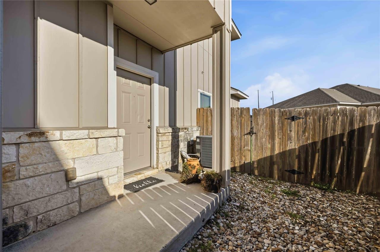 105  Liberty Place Cv photo 4