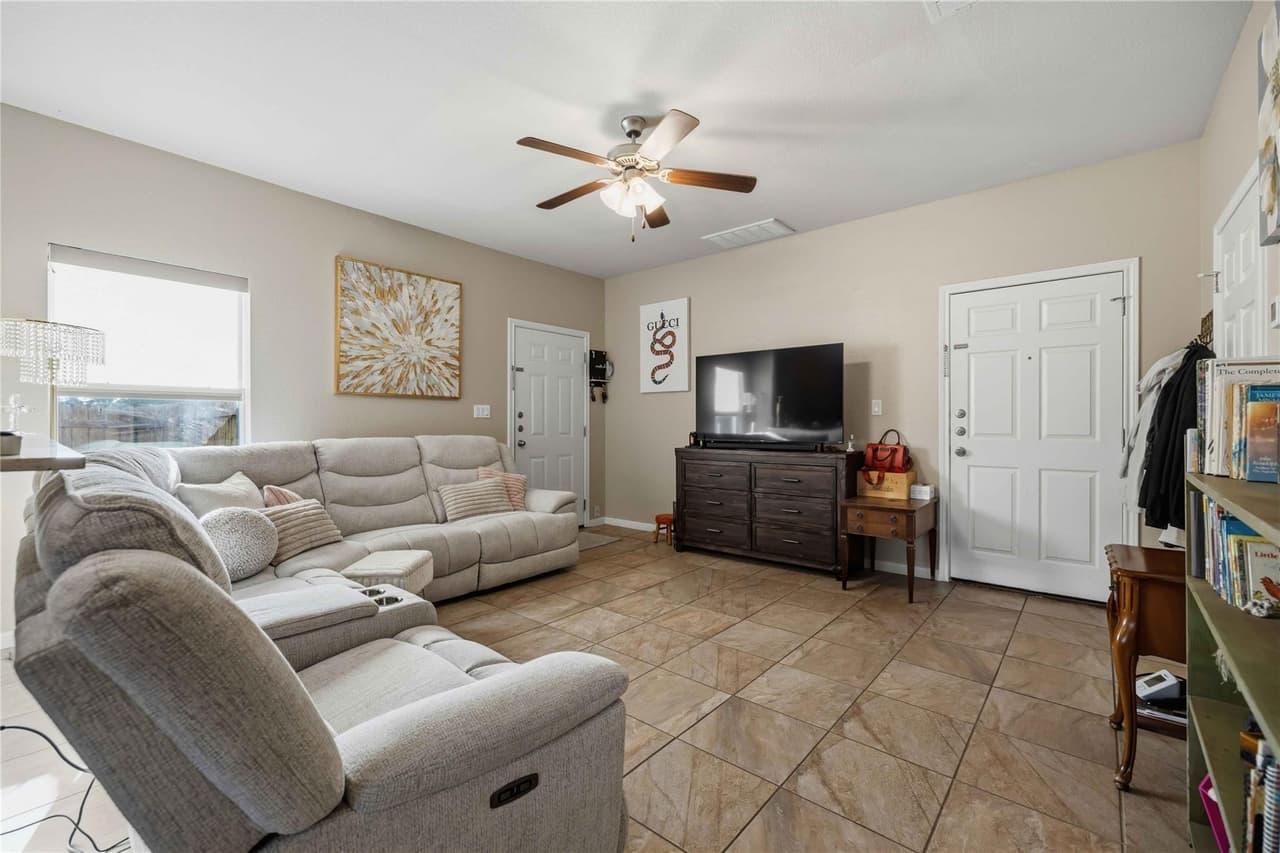 105  Liberty Place Cv photo 5