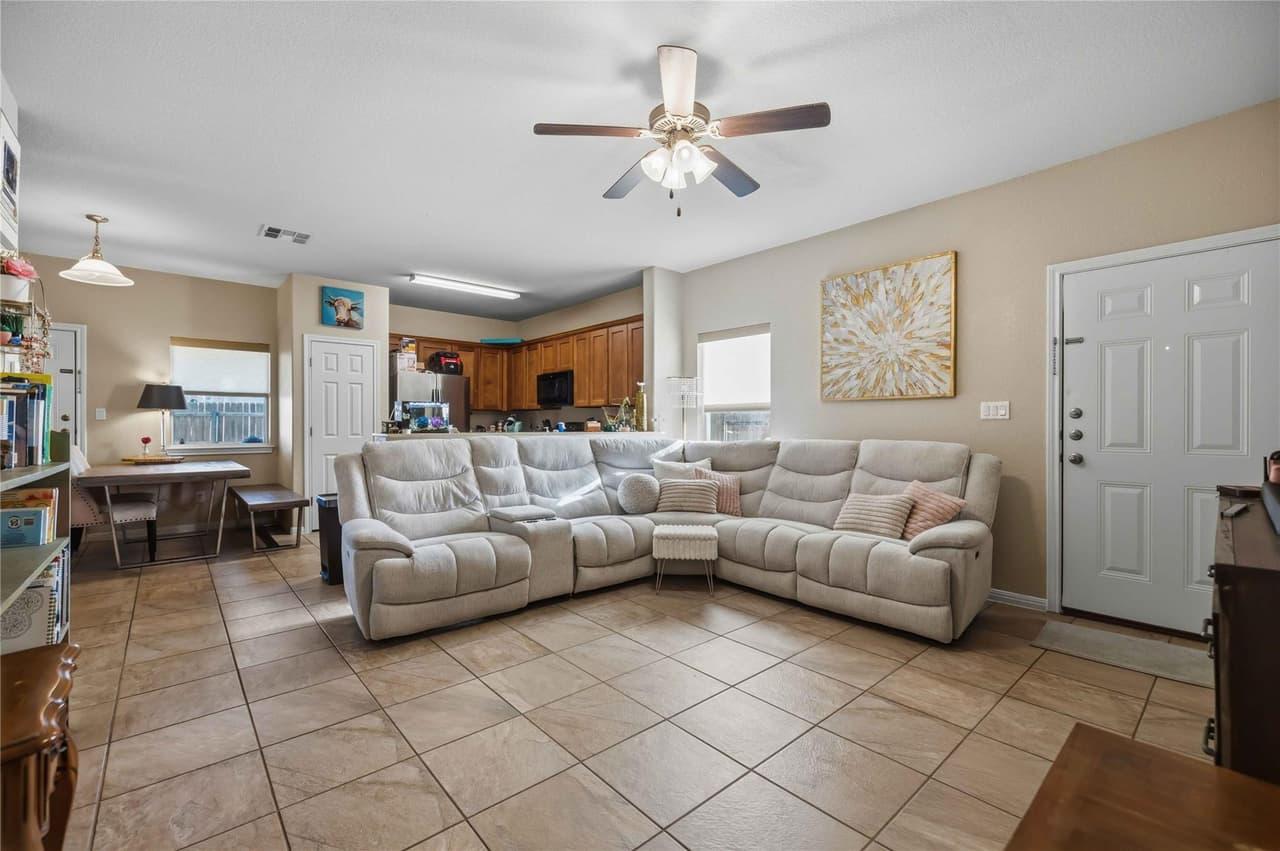 105  Liberty Place Cv photo 6