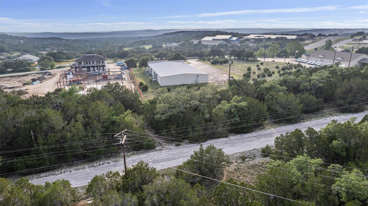 8106  Arapaho Trl photo 3