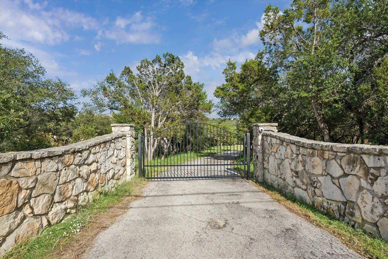 3719  Bee Creek Rd photo 3