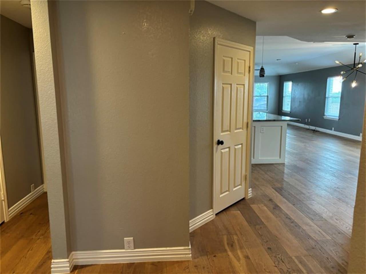 14917  Lantern Dr photo 2