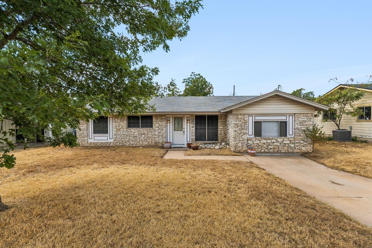 6904  Miranda Dr photo 3
