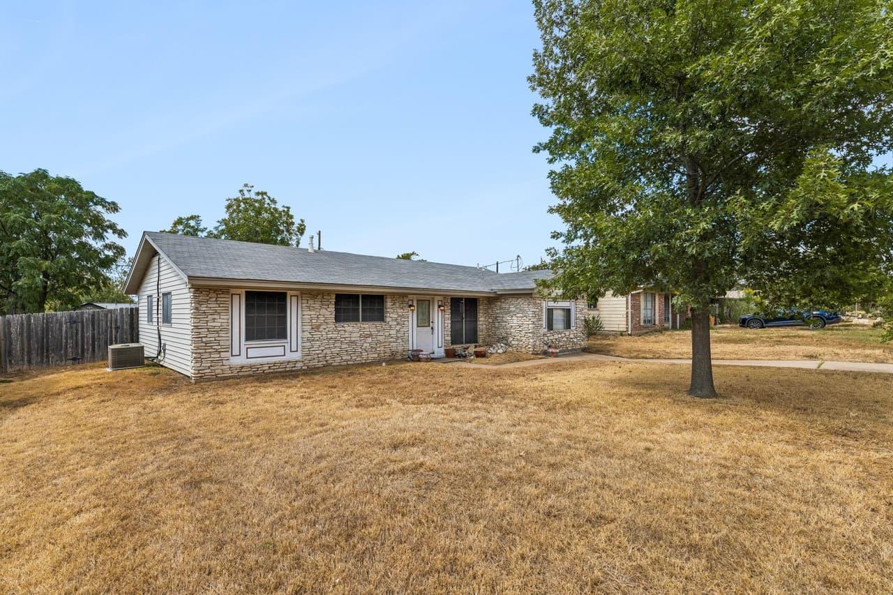6904  Miranda Dr photo 4