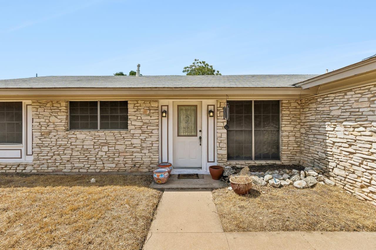 6904  Miranda Dr photo 5
