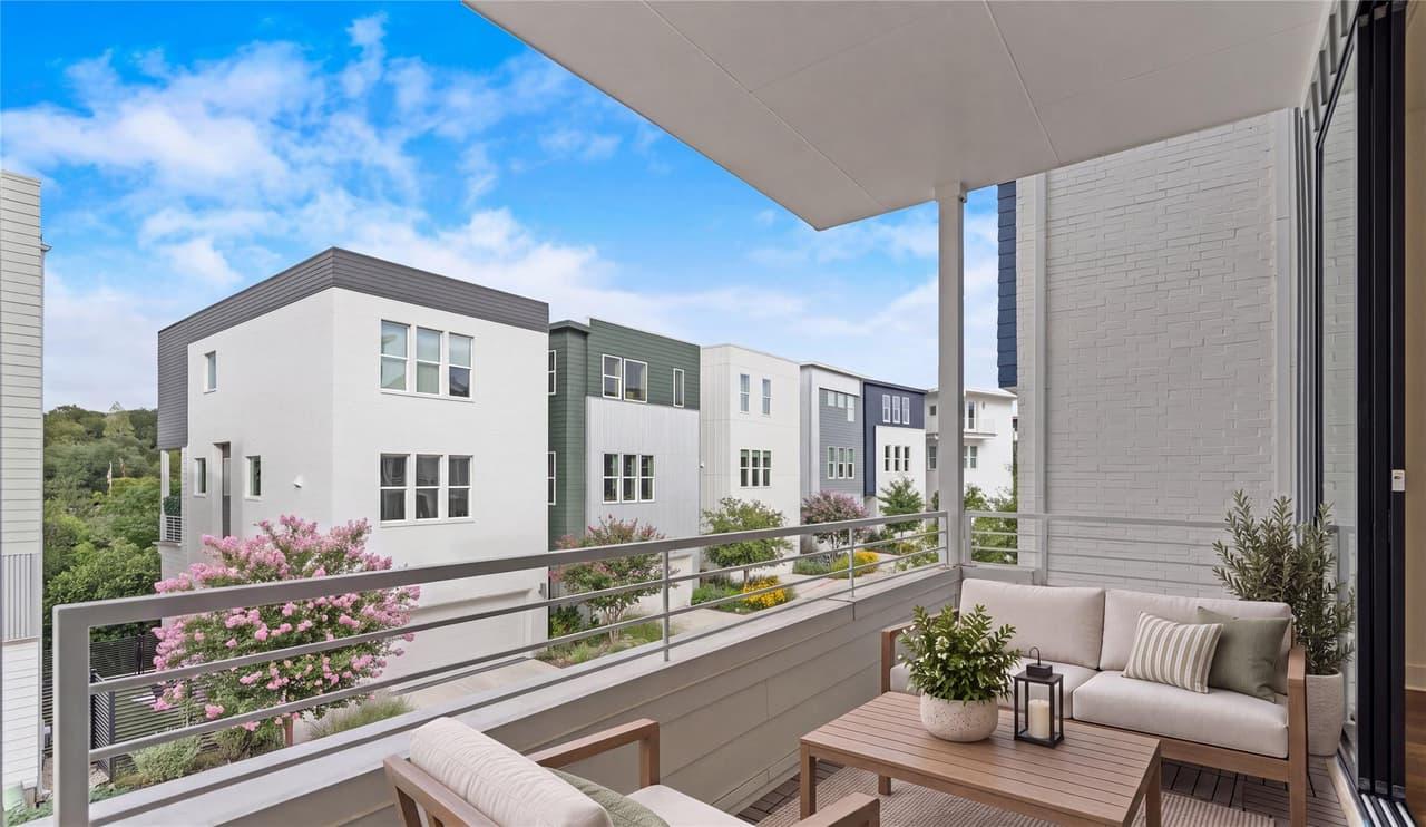 4903  Meller Gdns photo 2