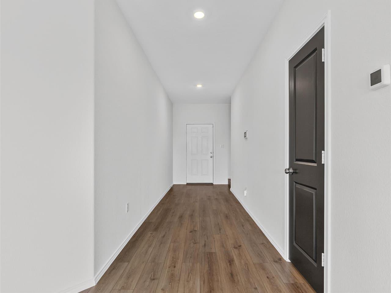 309  Freshwater Dr photo 5