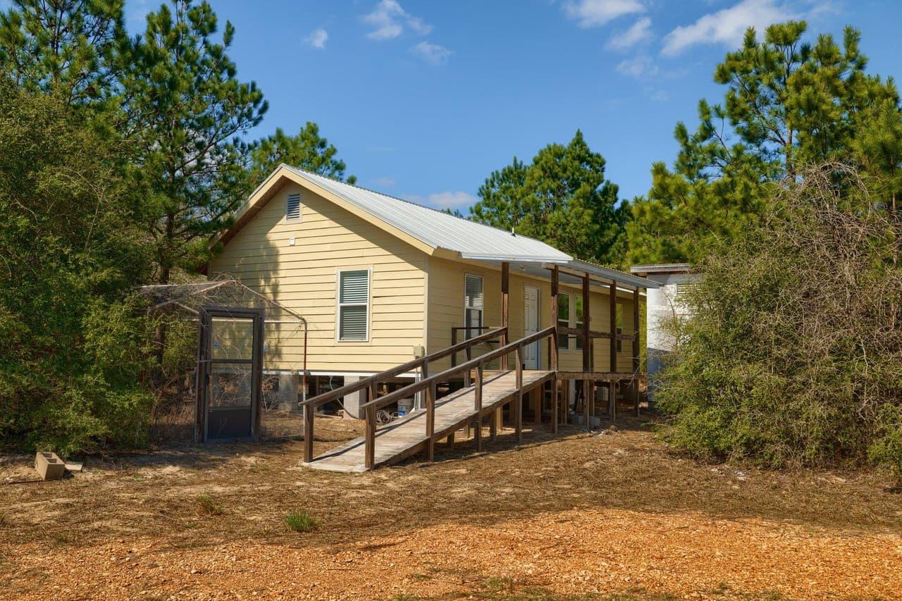 270  Kelley Rd W