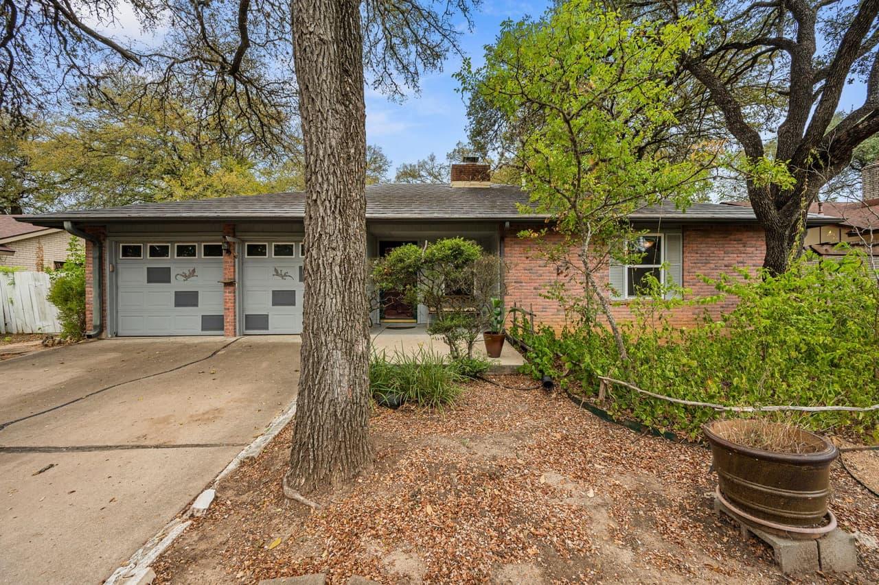 7314  Eganhill Dr photo 2