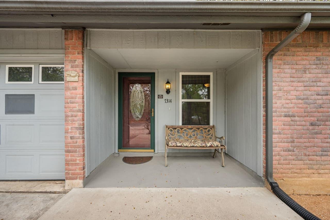 7314  Eganhill Dr photo 3