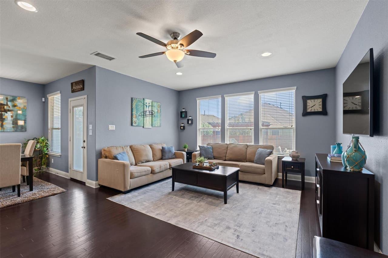 3504  Esperanza Dr photo 4