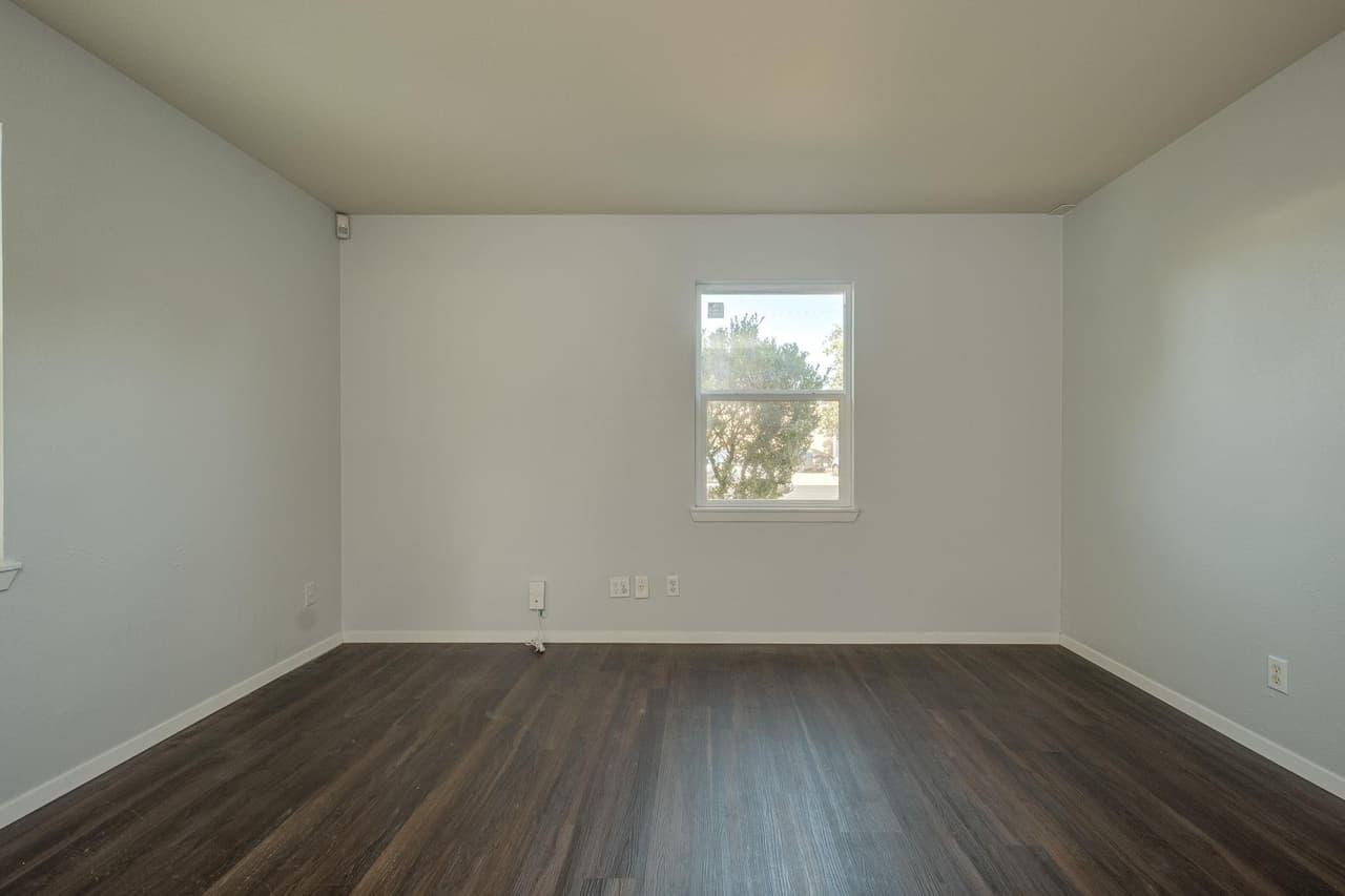 203  Cooper Dr photo 5