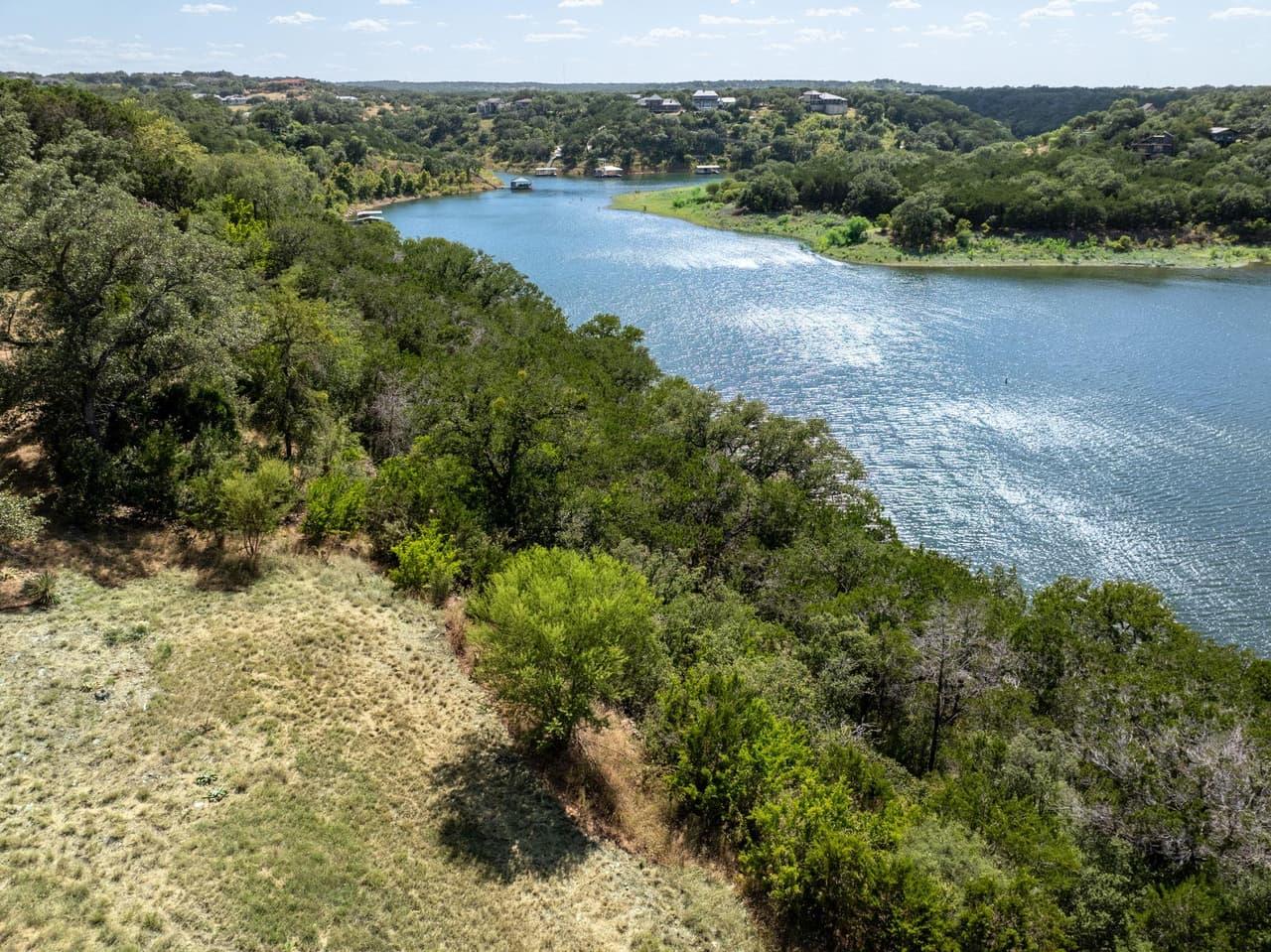 2908  Marina Shores Dr photo 2