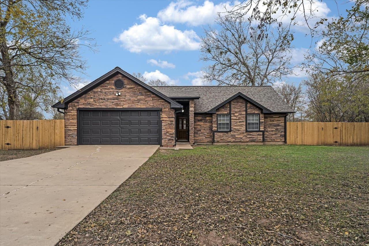 134  Laumaia Ln photo 2