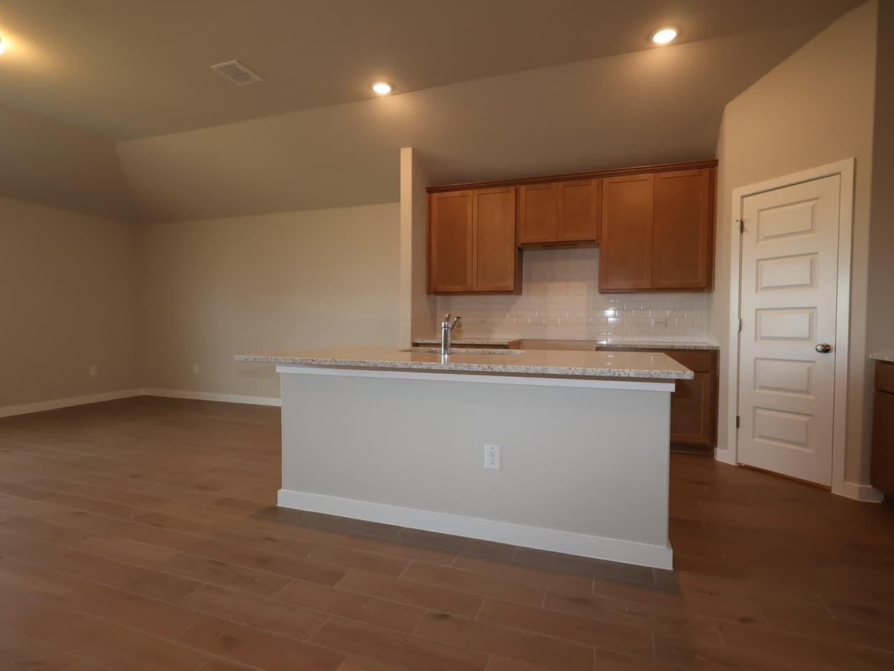 12404  Setting Peak Ln photo 2
