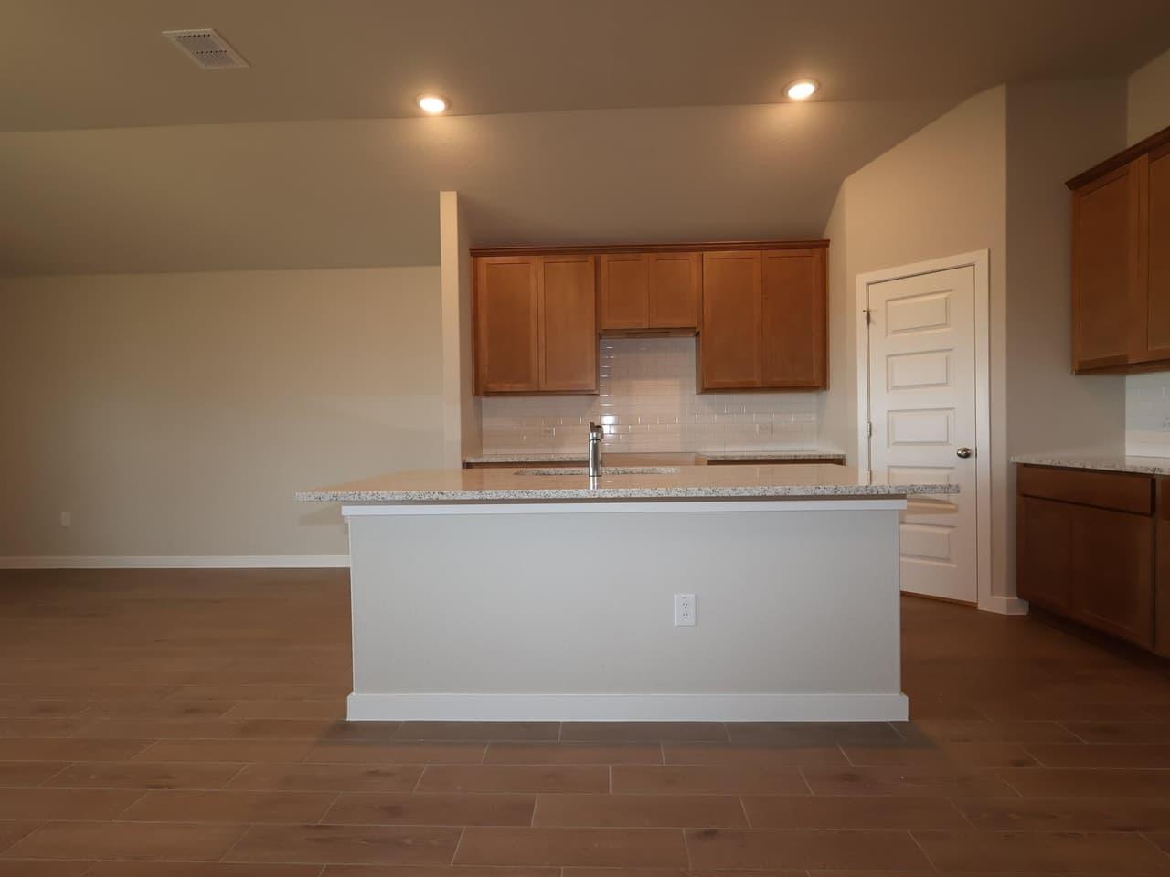 12404  Setting Peak Ln photo 3