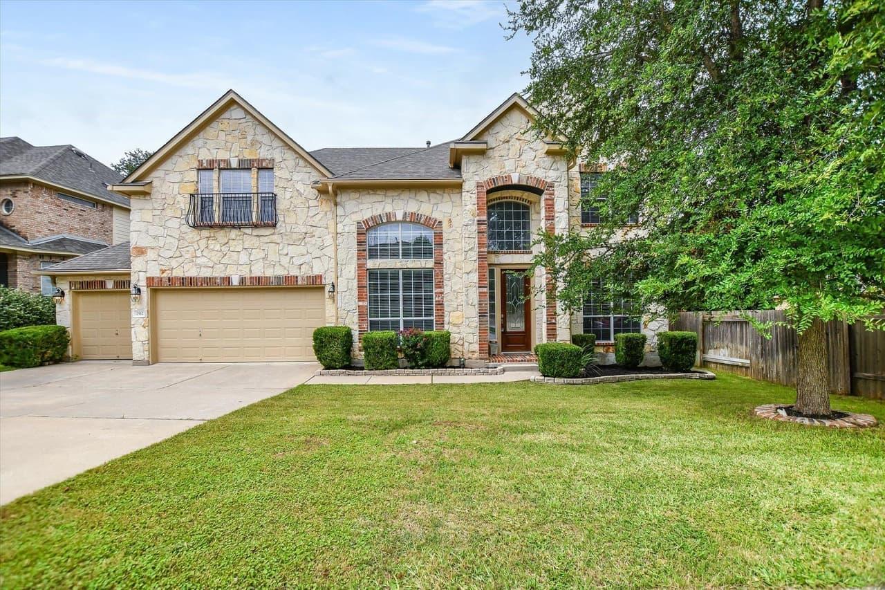 2512  Armatrading Dr