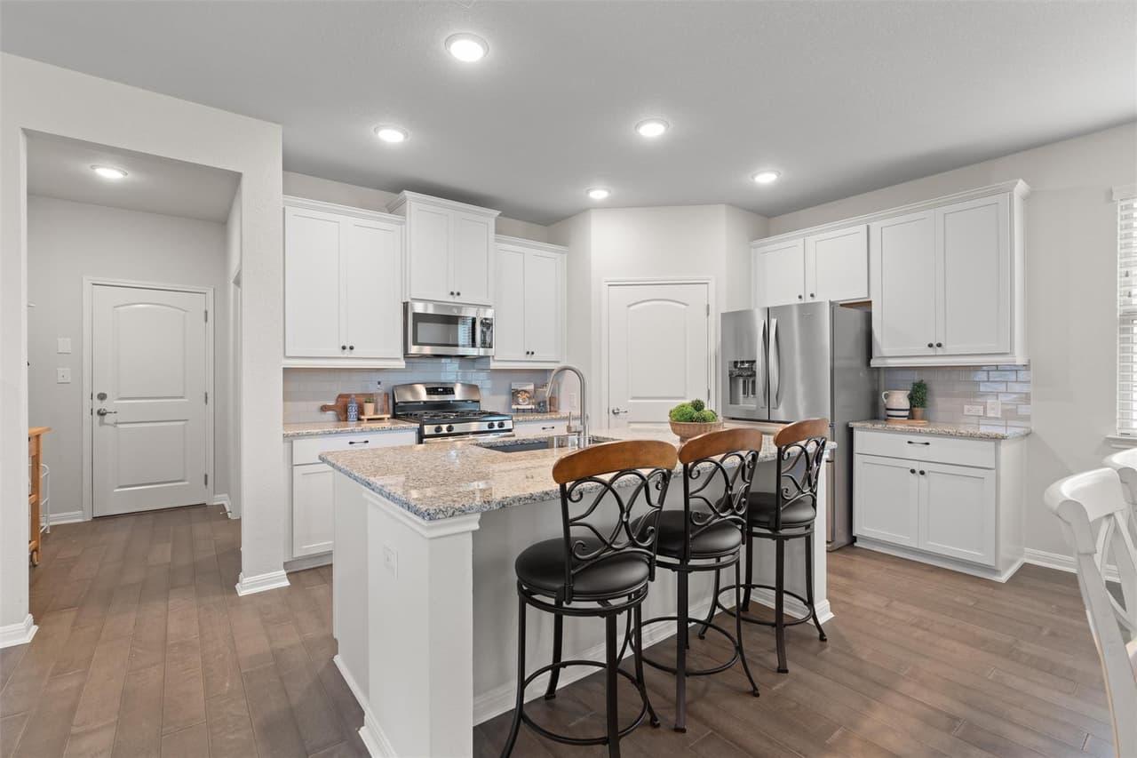 5217  Lusso Trl photo 3