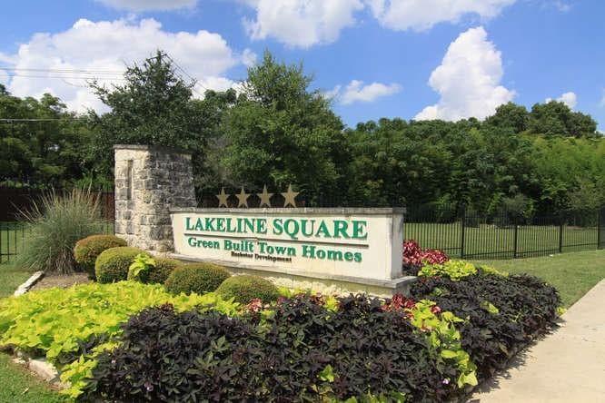 13420  Lyndhurst St  #401, 303