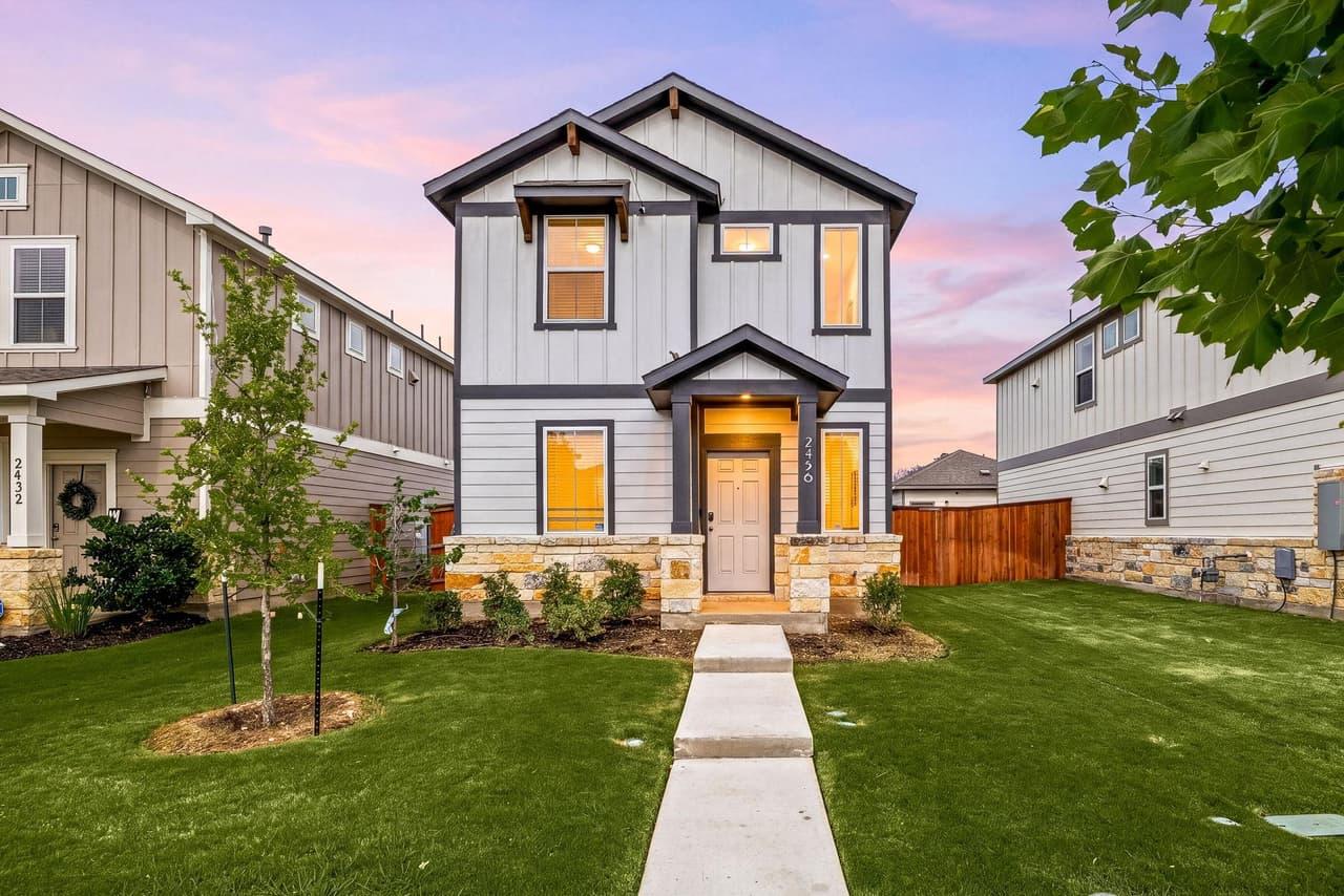 2456  Jack Nora Way