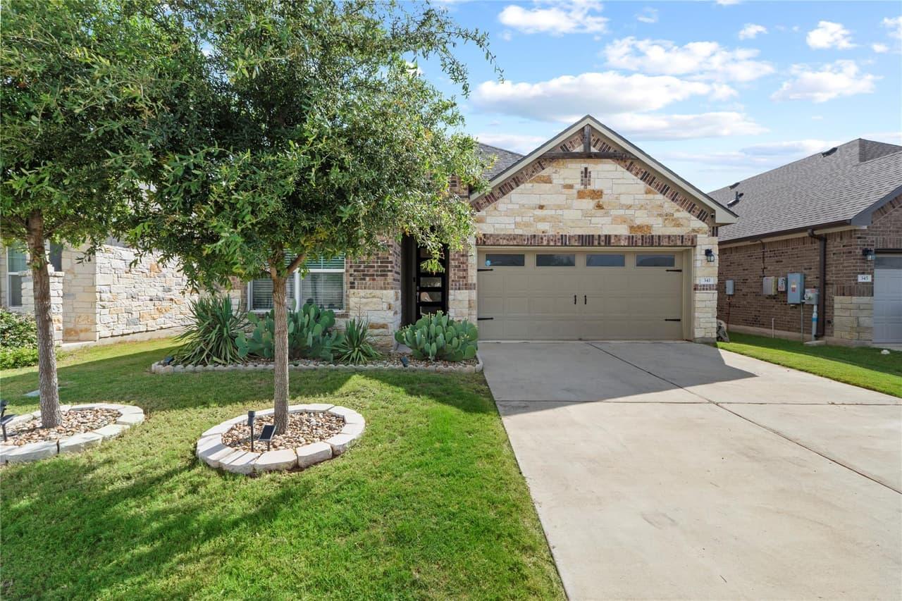 341  Peace Pipe Way photo 2
