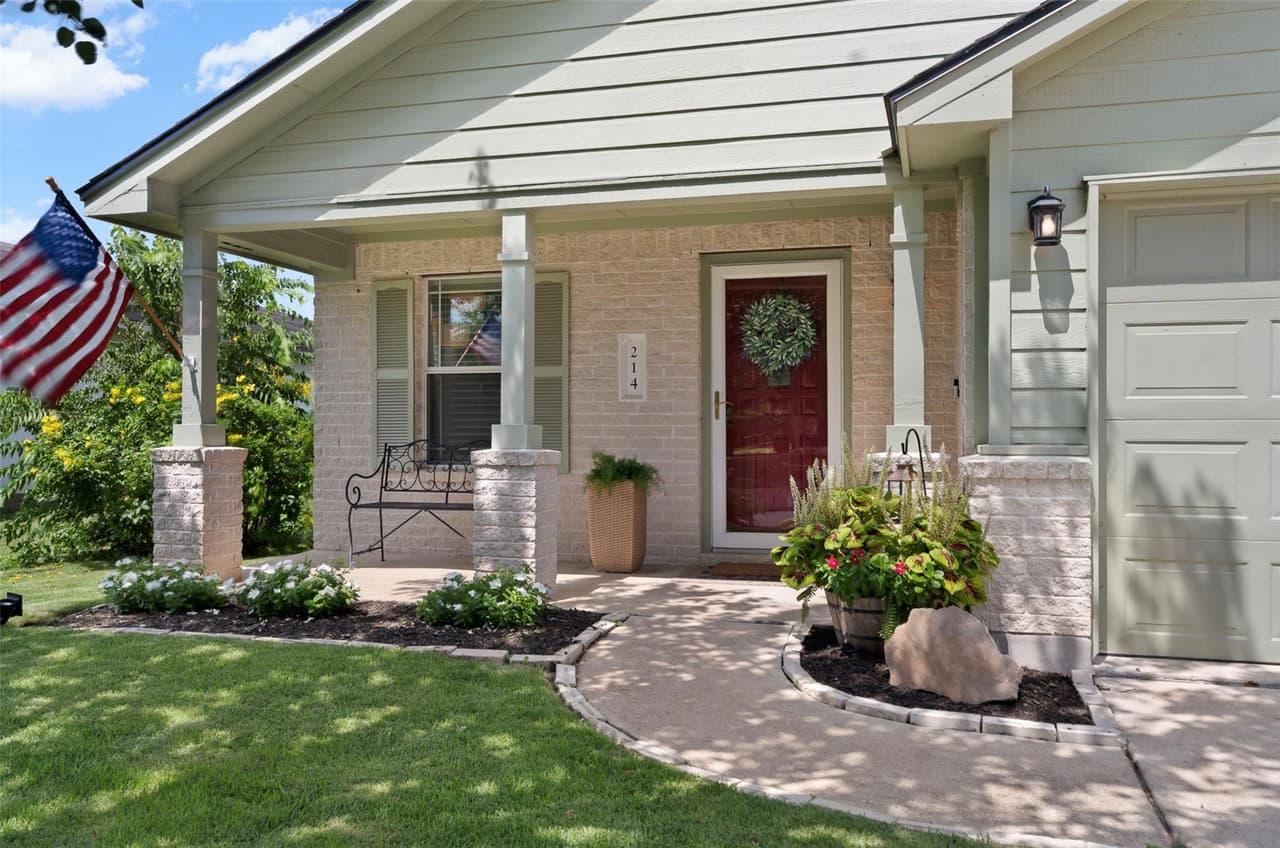 214  Jennifer Ln photo 2