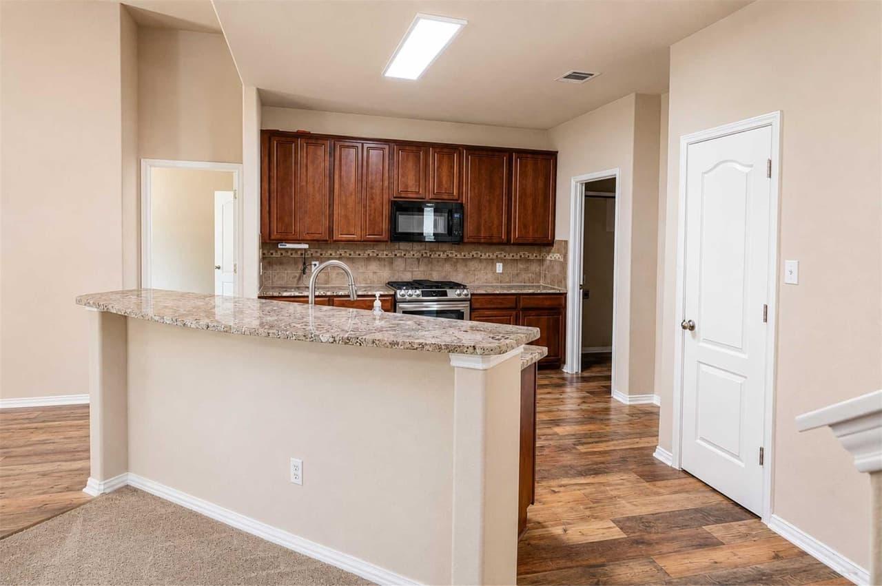 2070  Intrepid Dr photo 6