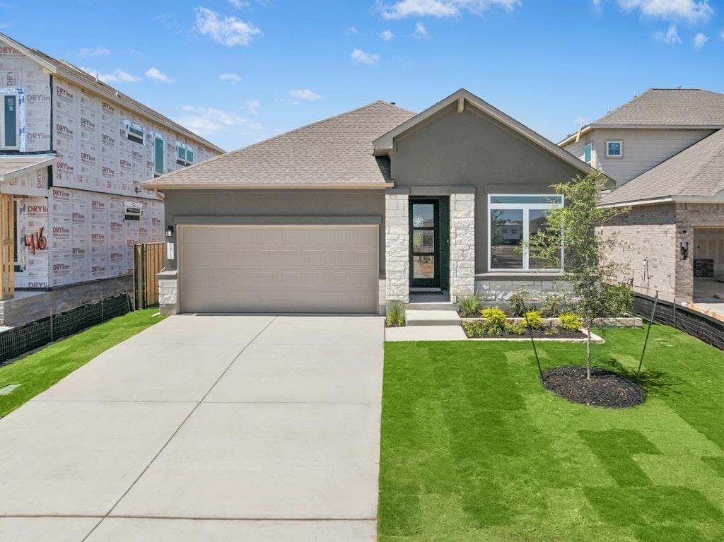 412  Amista Dr