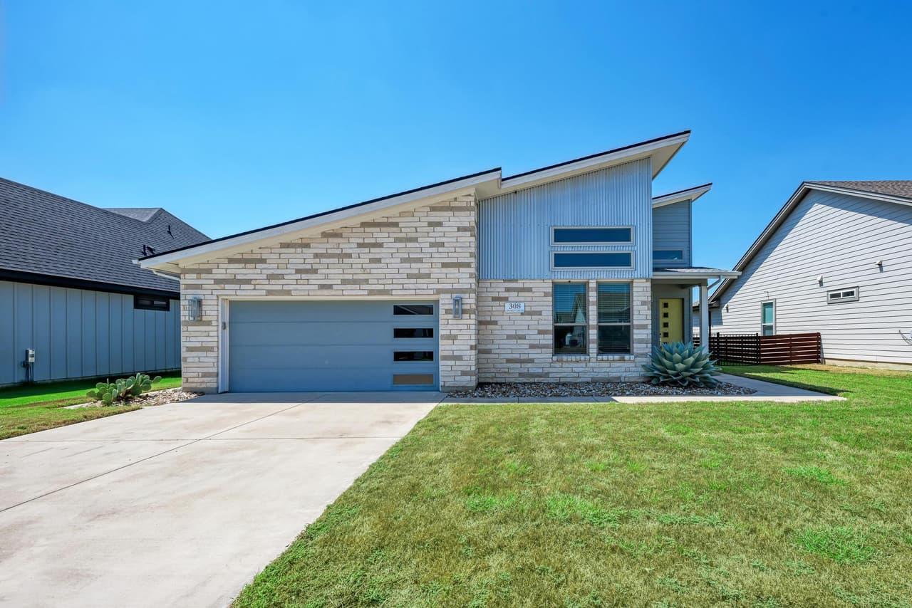 308  Charli Cir