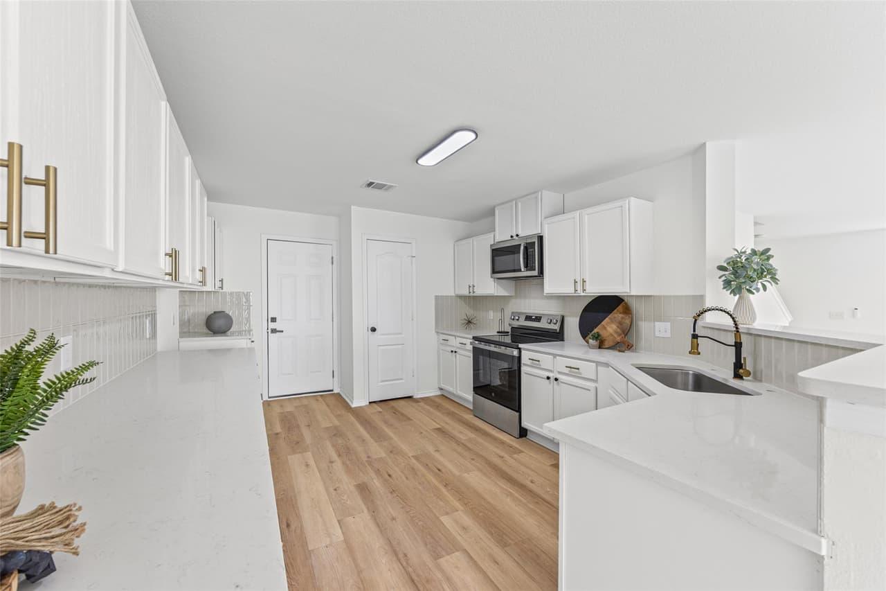 6640  Quinton Dr photo 2