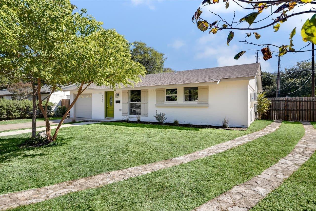 8503  Stillwood Ln photo 2
