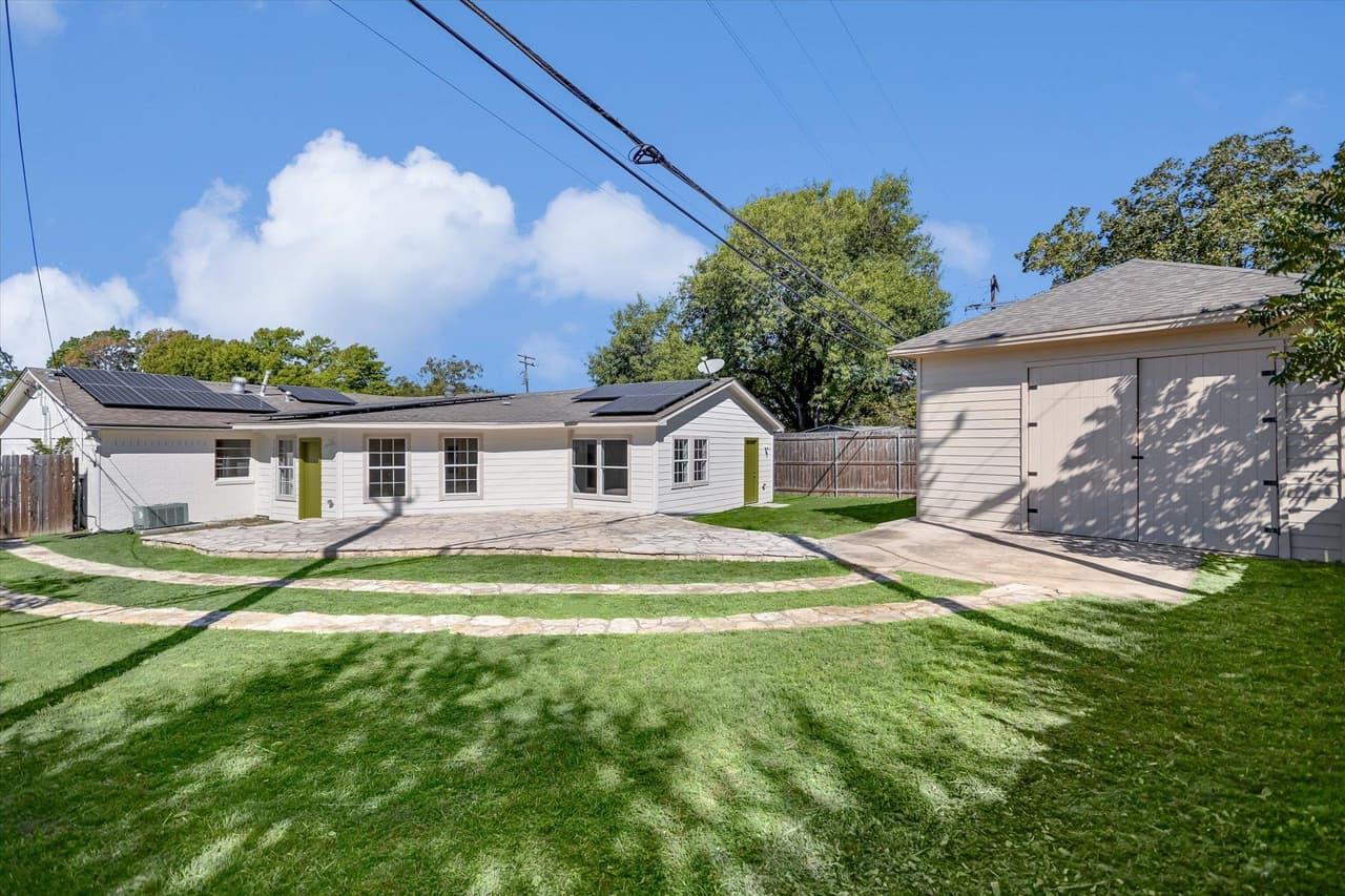 8503  Stillwood Ln photo 3