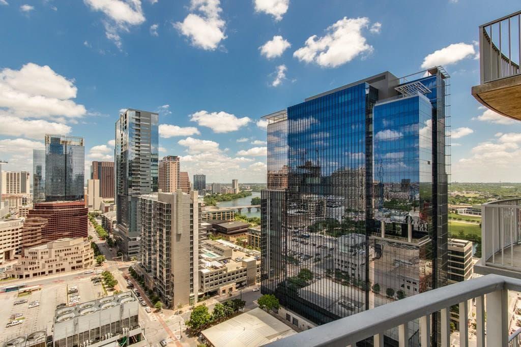 360  Nueces St  #2305