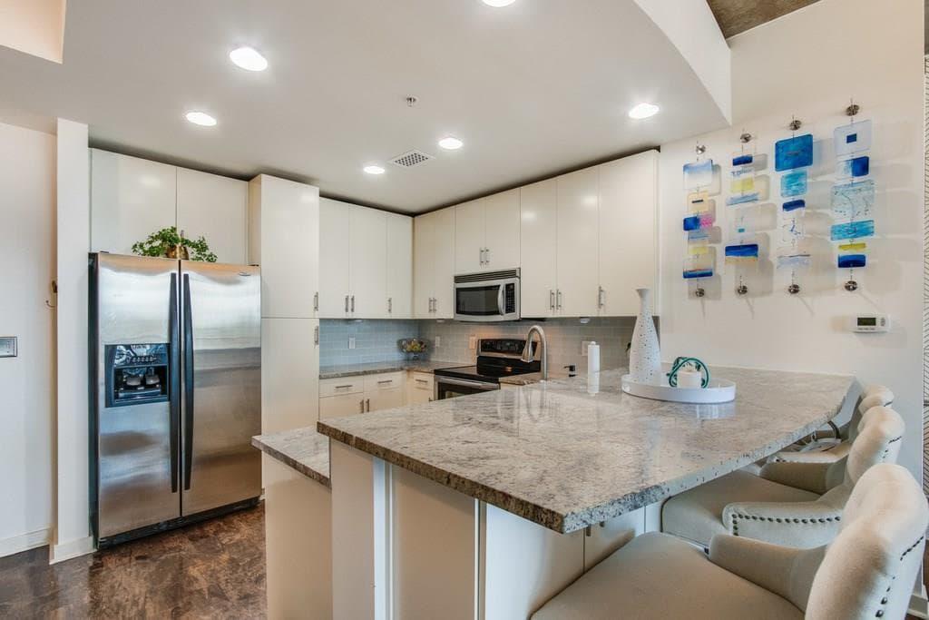 360  Nueces St  #2305 photo 4