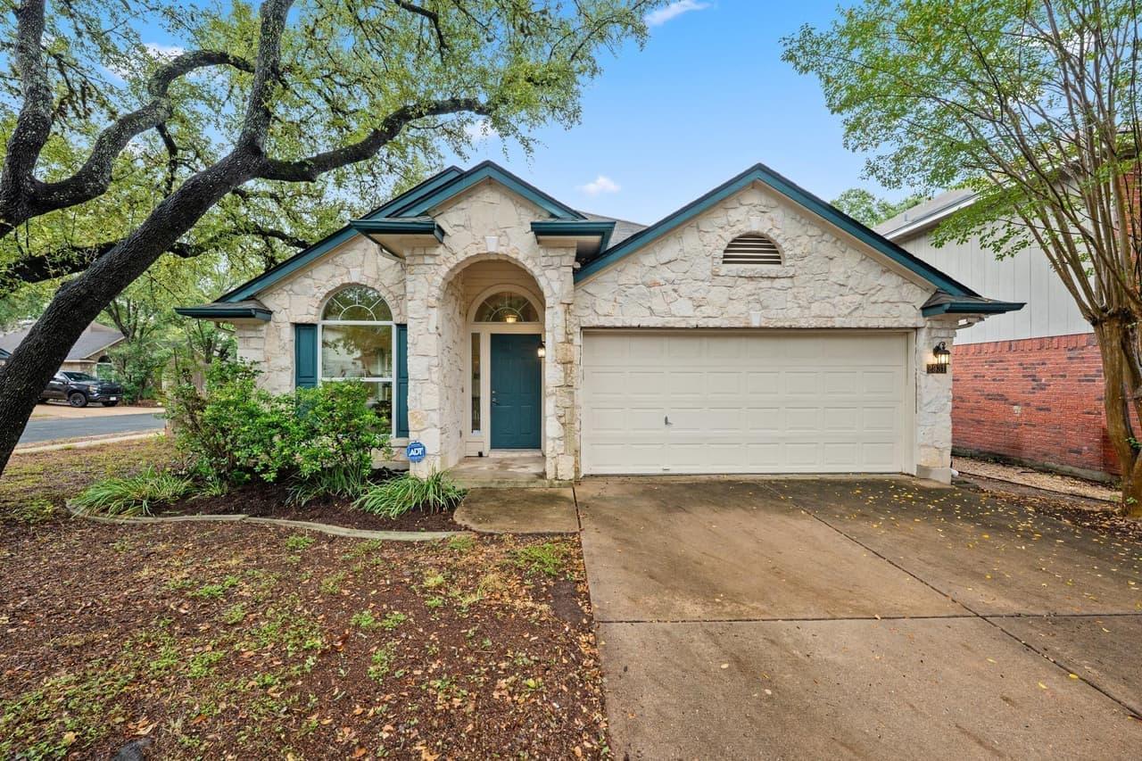 2931  Cohoba Dr photo 2