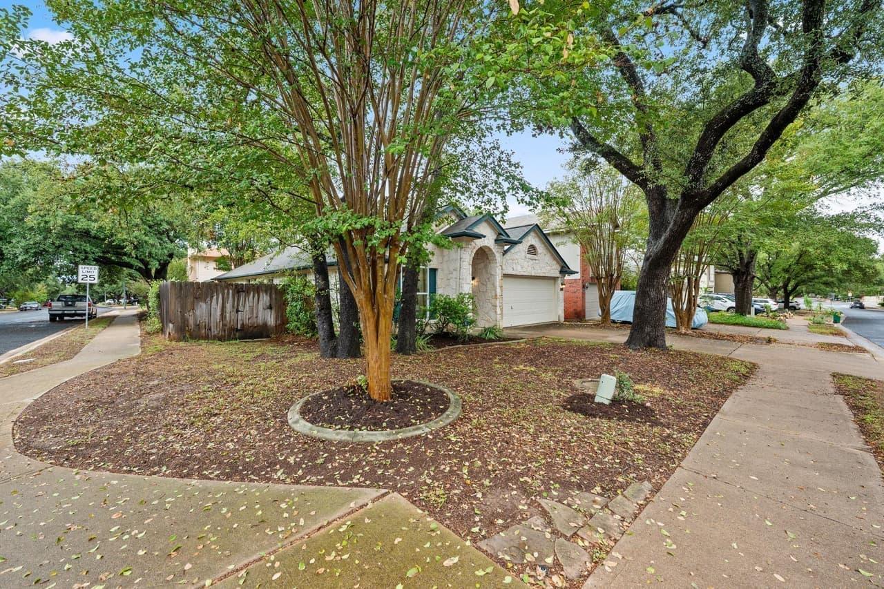 2931  Cohoba Dr photo 3