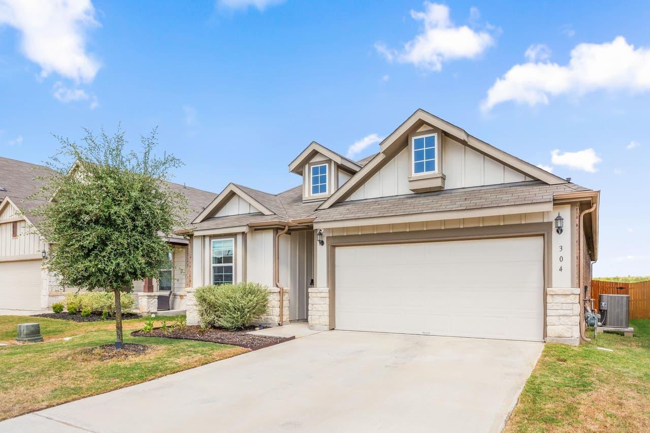 304  Sweetleaf Dr