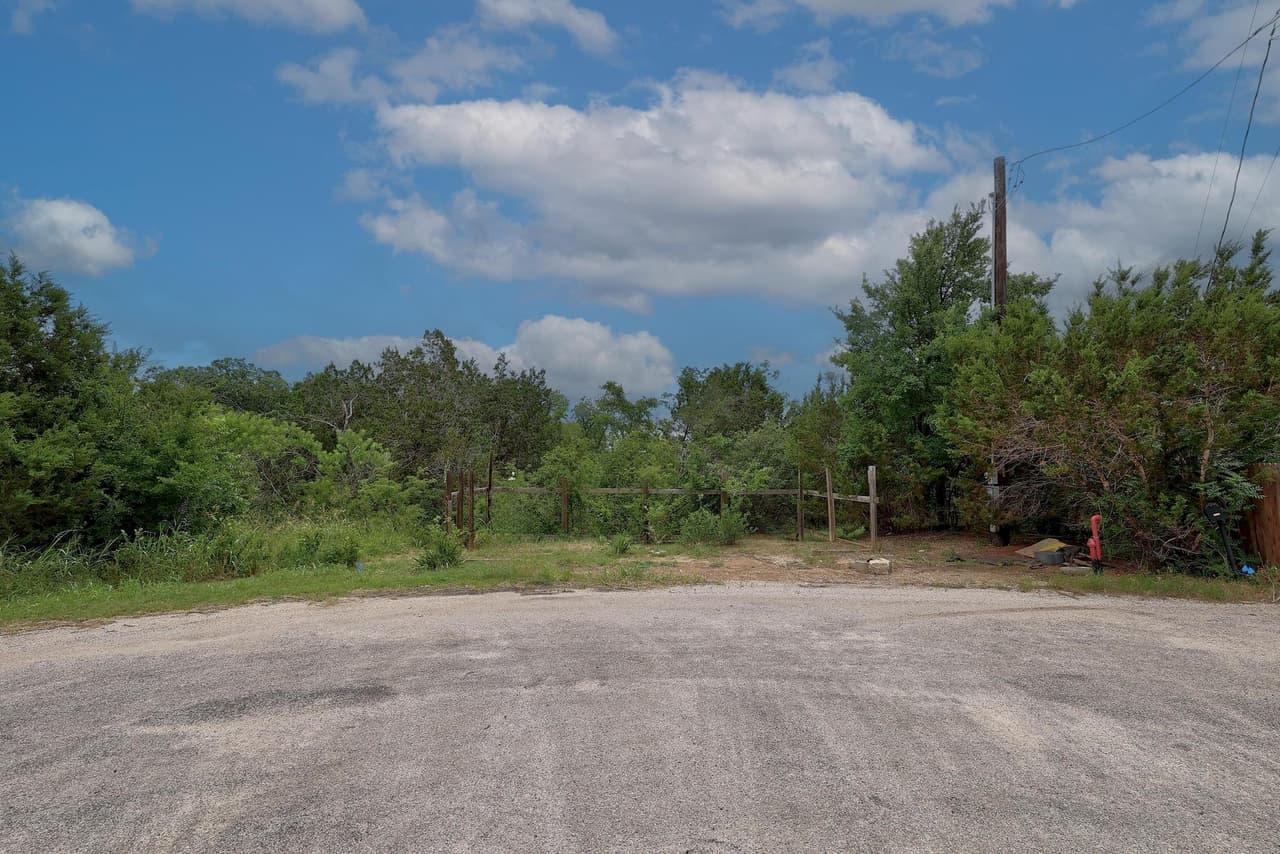 1614  San Gabriel Ranch Rd photo 5