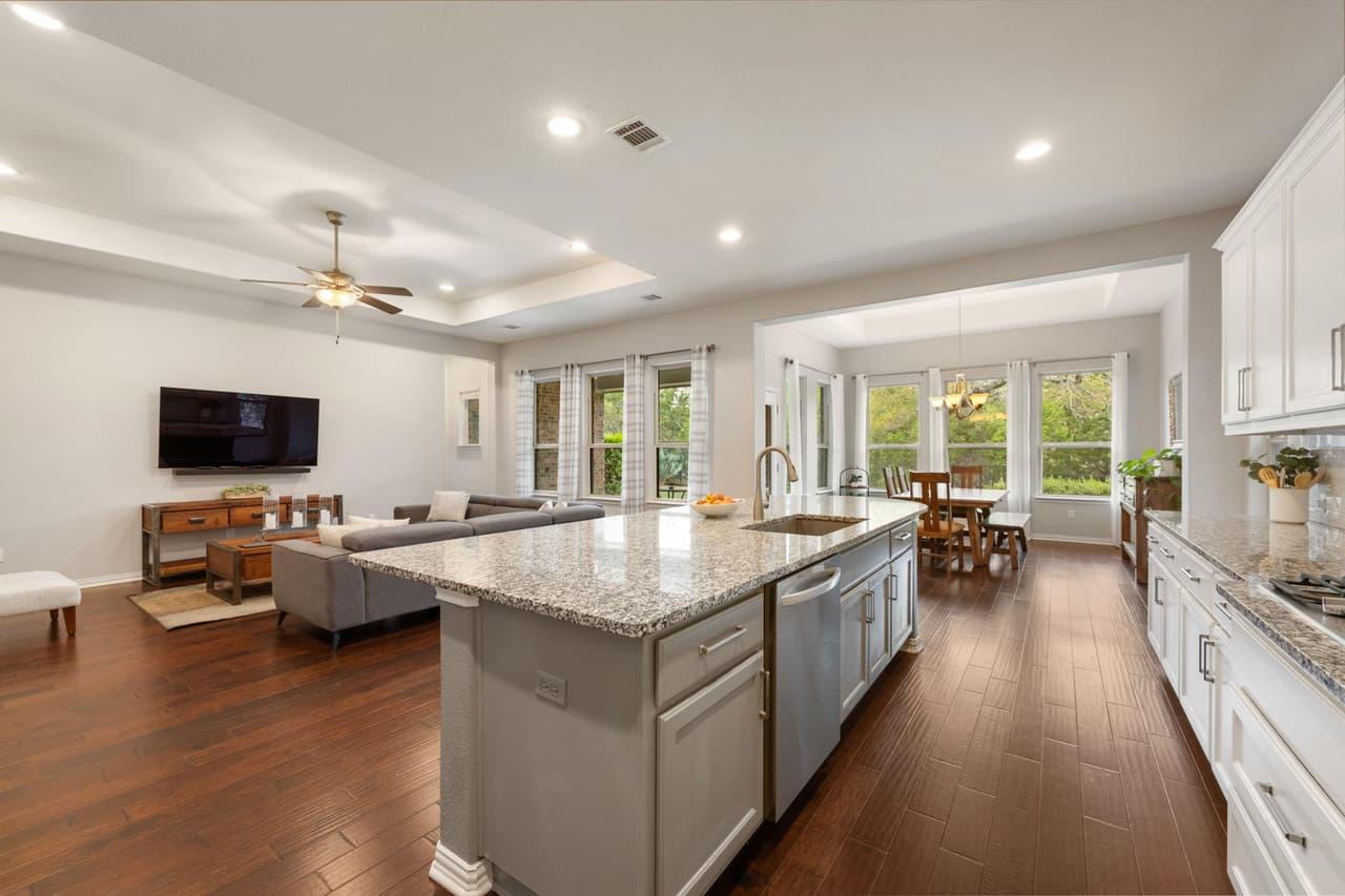 953  Catalina Ln photo 3