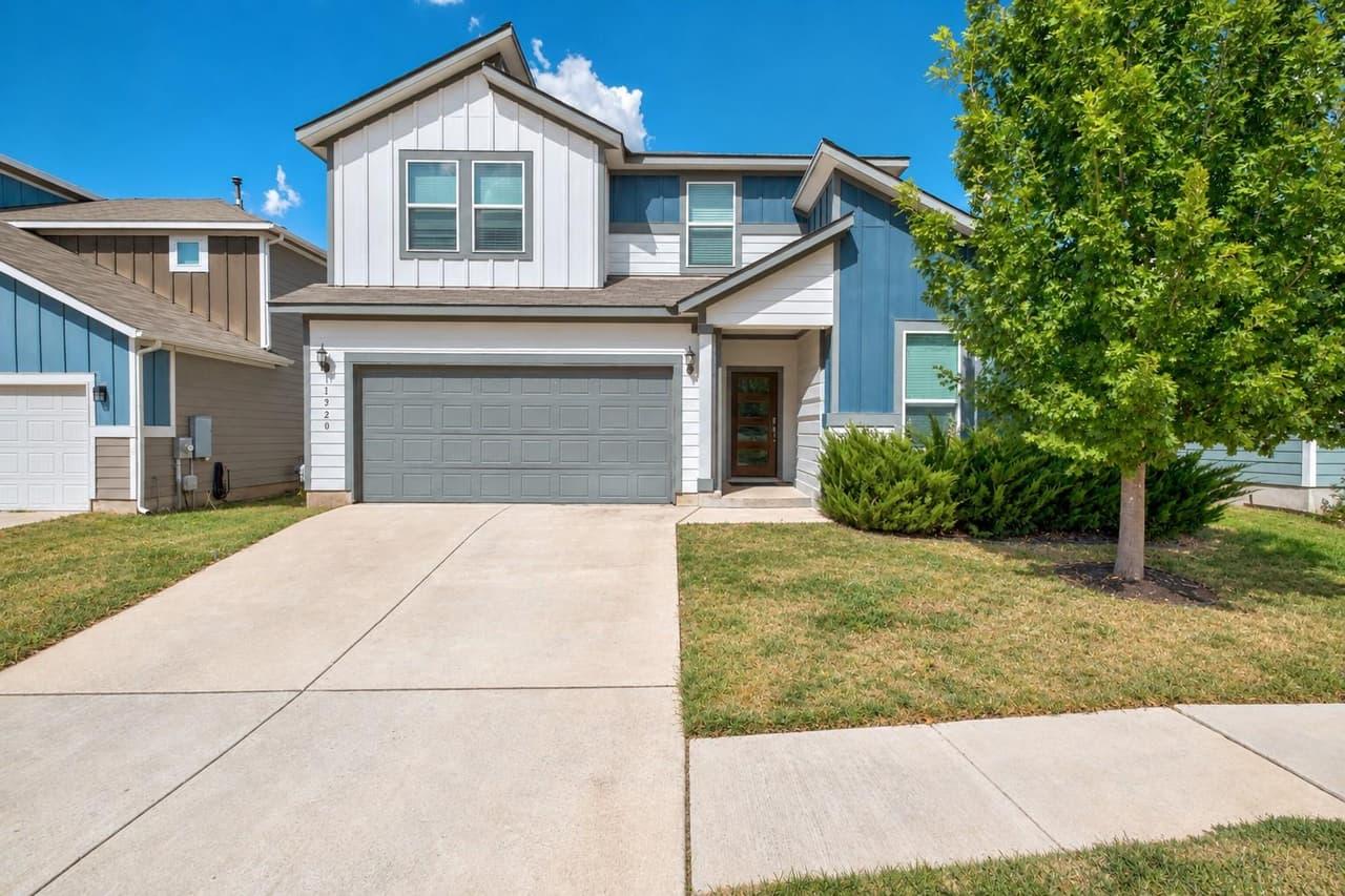 11920  Saddle Rock Dr