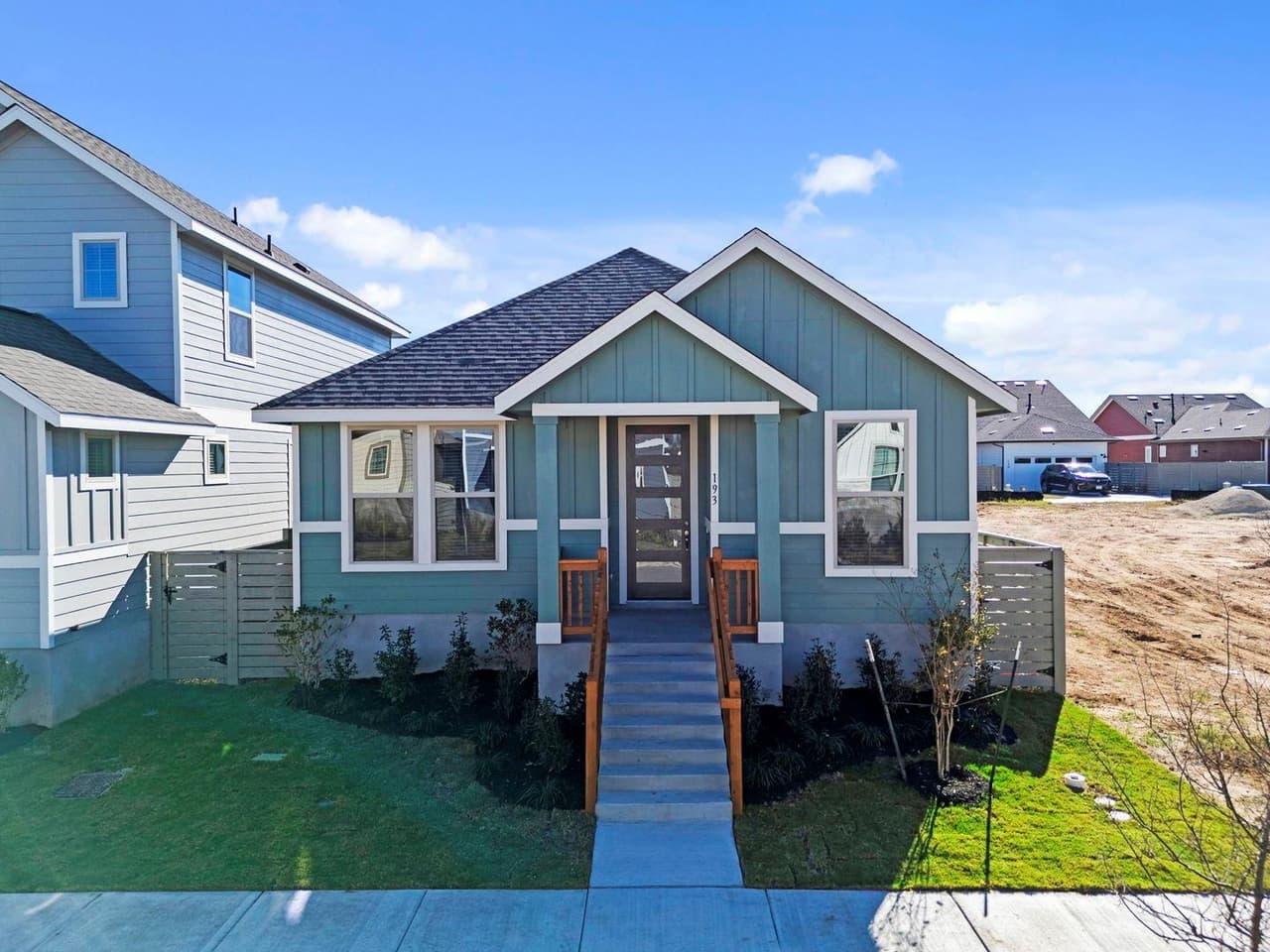 193  Weaver Ln