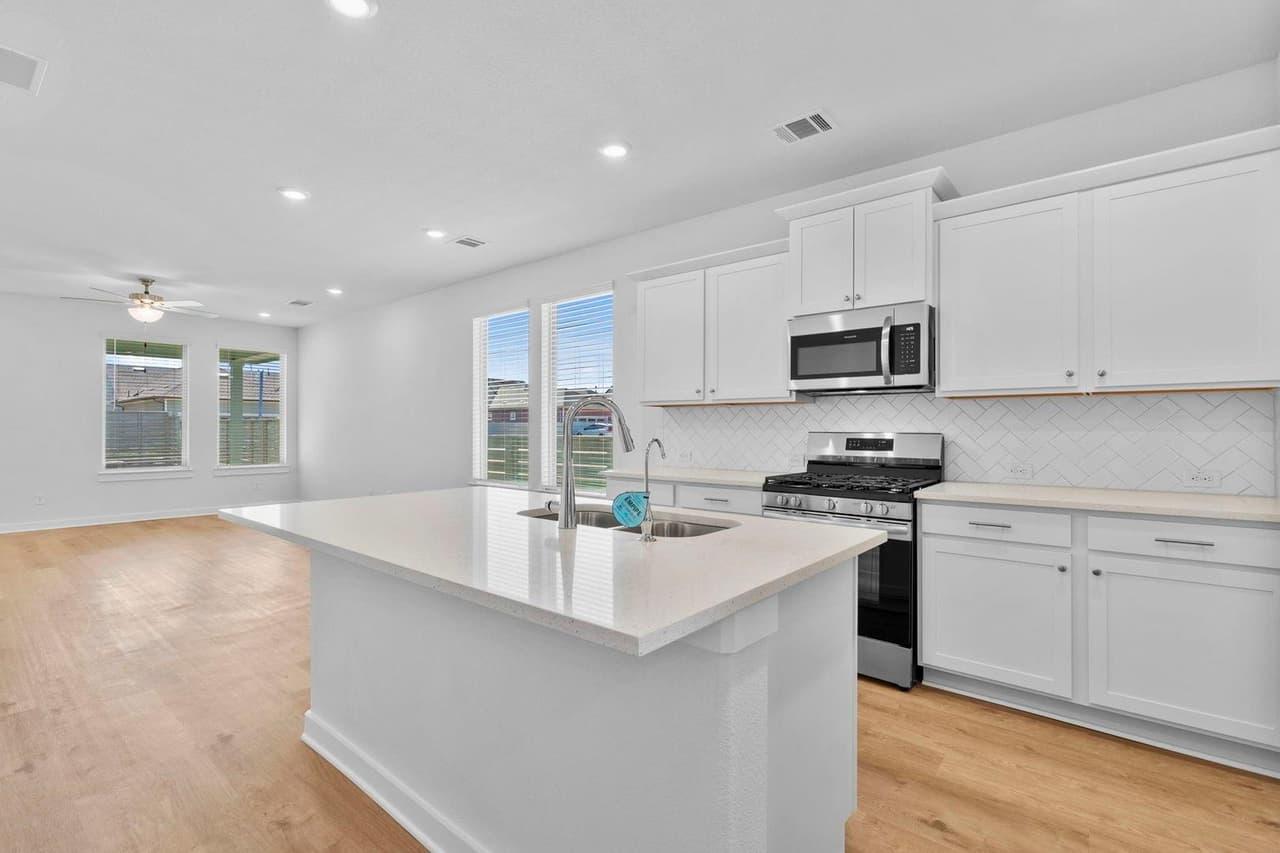193  Weaver Ln photo 2