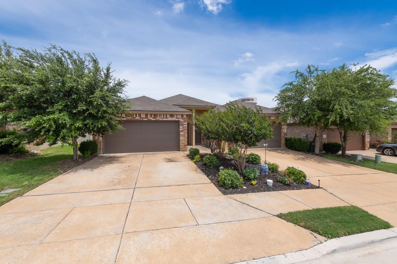 436  Jack Rabbit Ln photo 2
