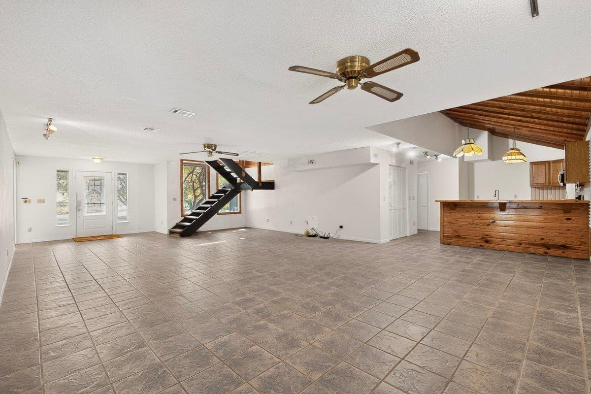 522  Circle Dr photo 4