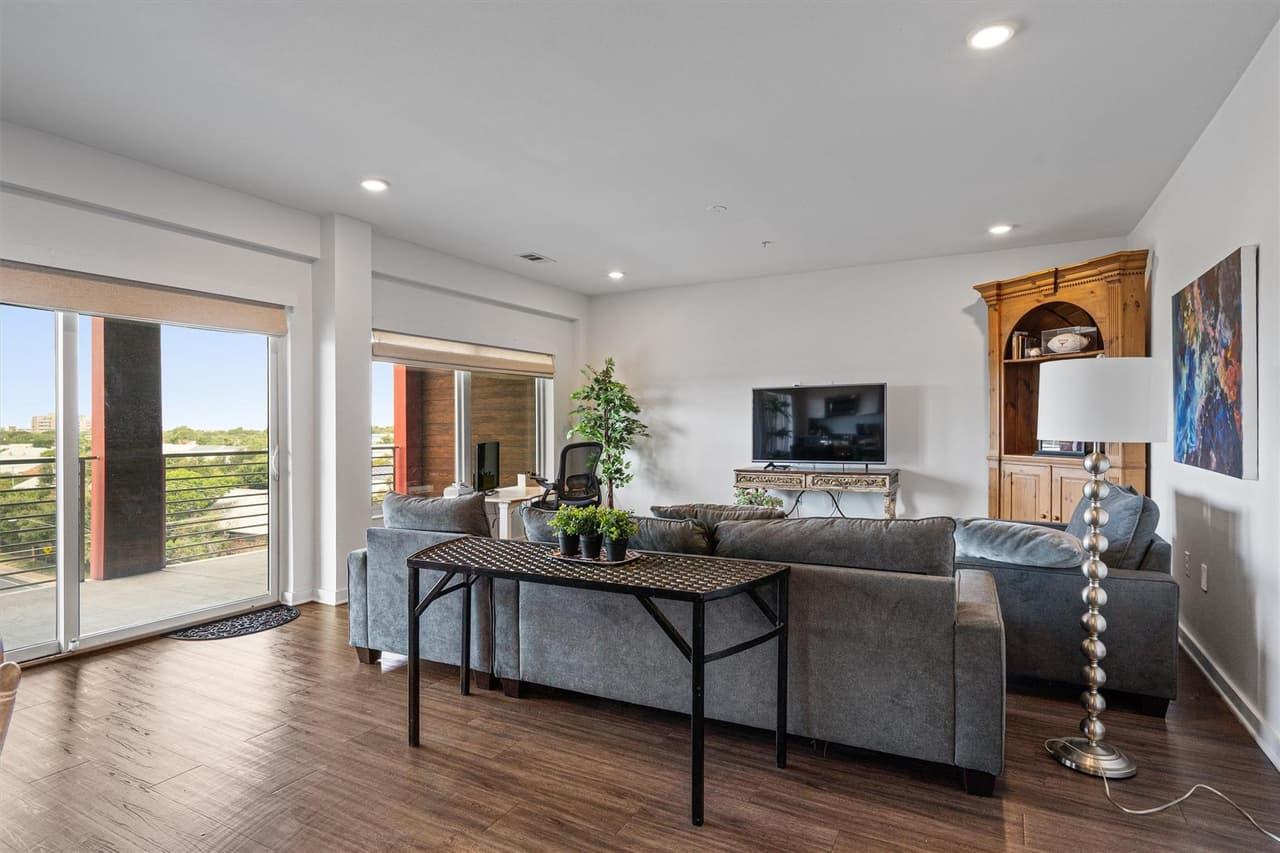 4361 S Congress Ave  #606 photo 6