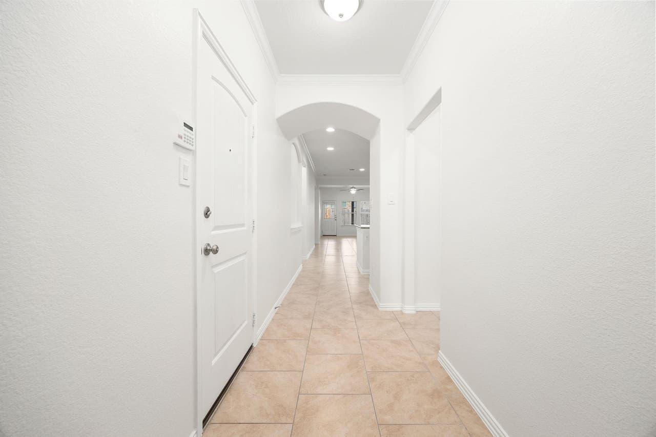 509  Rancho Verde Dr photo 4