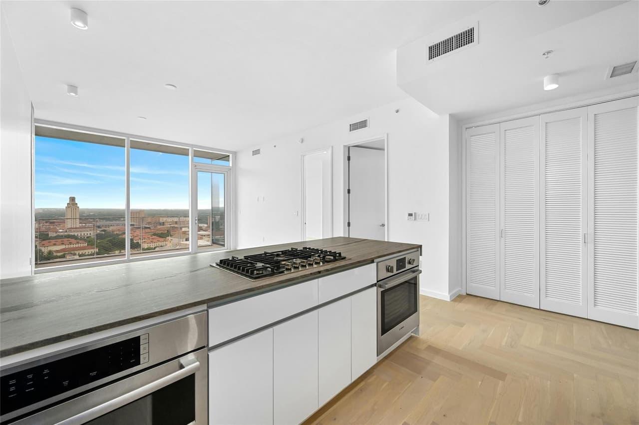 313 W 17th St  #2402