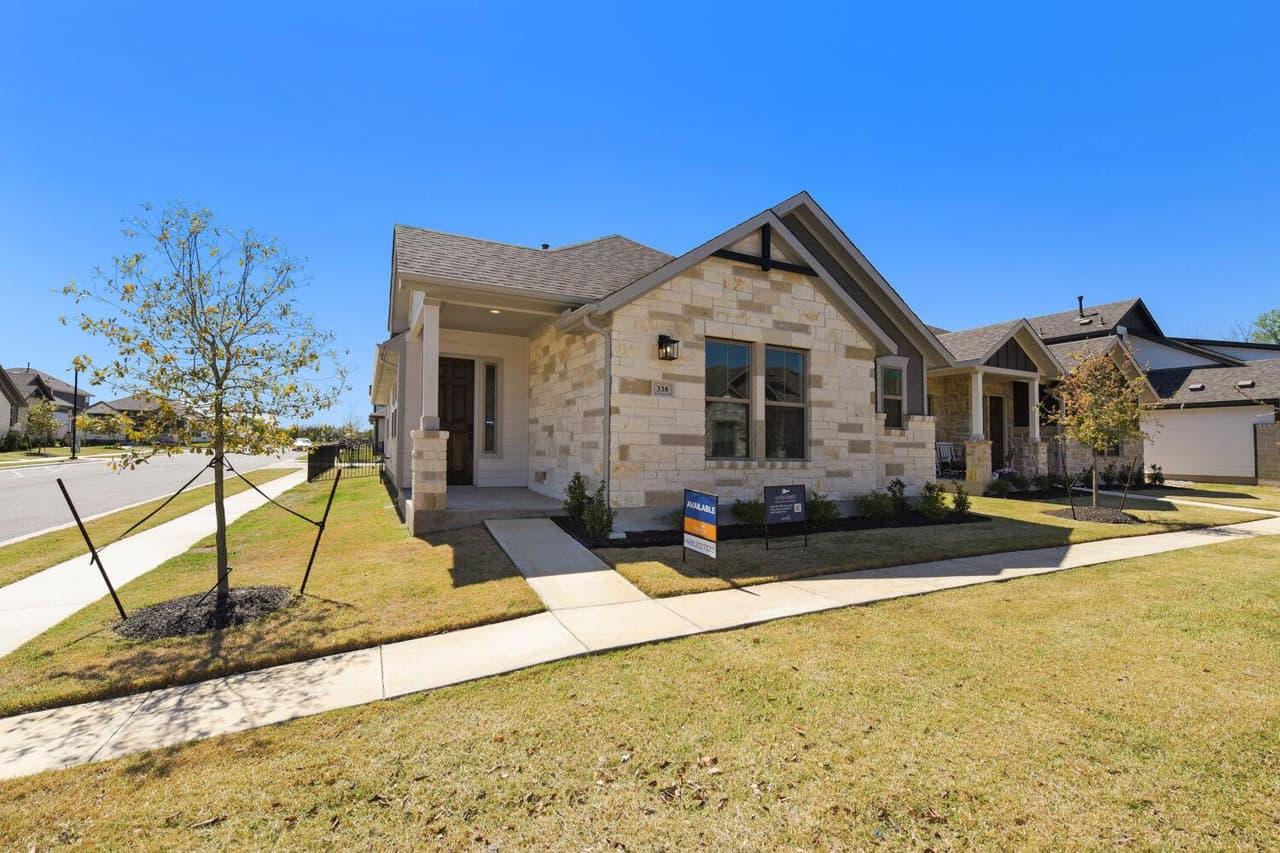 338  Orleanian Dr
